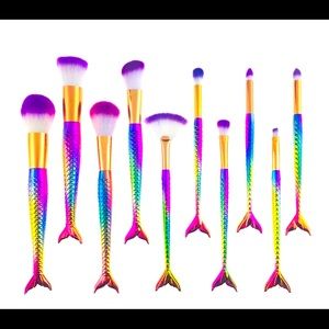 10 Piece Chrome Rainbow Mermaid Brush Set